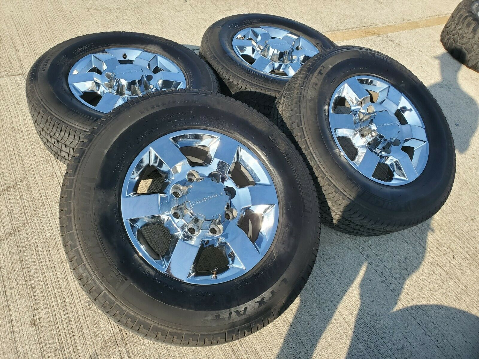 18 GMC Sierra Denali 2500 Chrome OEM Wheels And Goodyear Michelin LTX