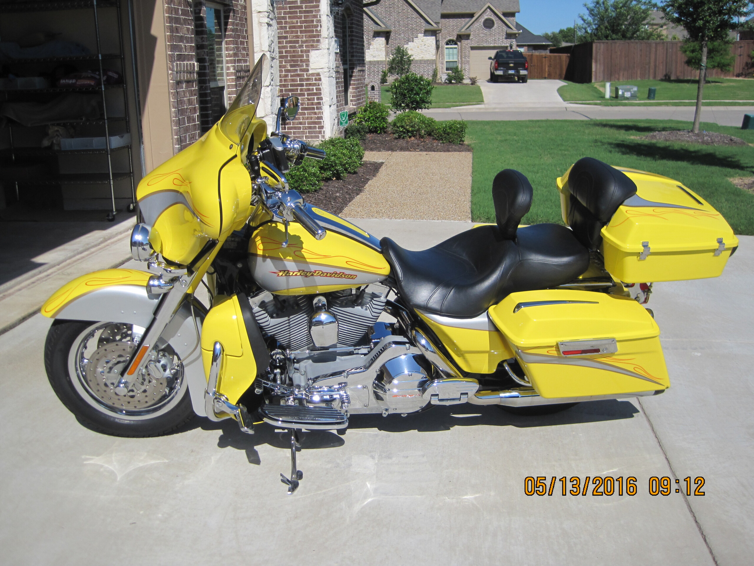 2005 Harley Davidson FLHTCSE2 Screamin Eagle Electra Glide Yellow 