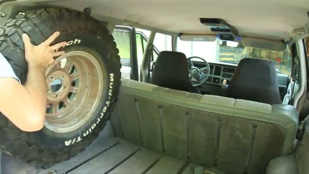 How To Fit A 31 Spare Tire In Your Jeep Cherokee YouTube