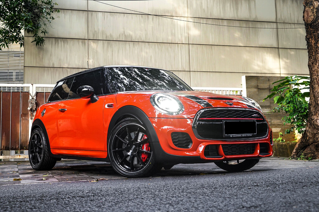 Permaisuri Mini Cooper JCW F56 On OZ Racing Veloce GT