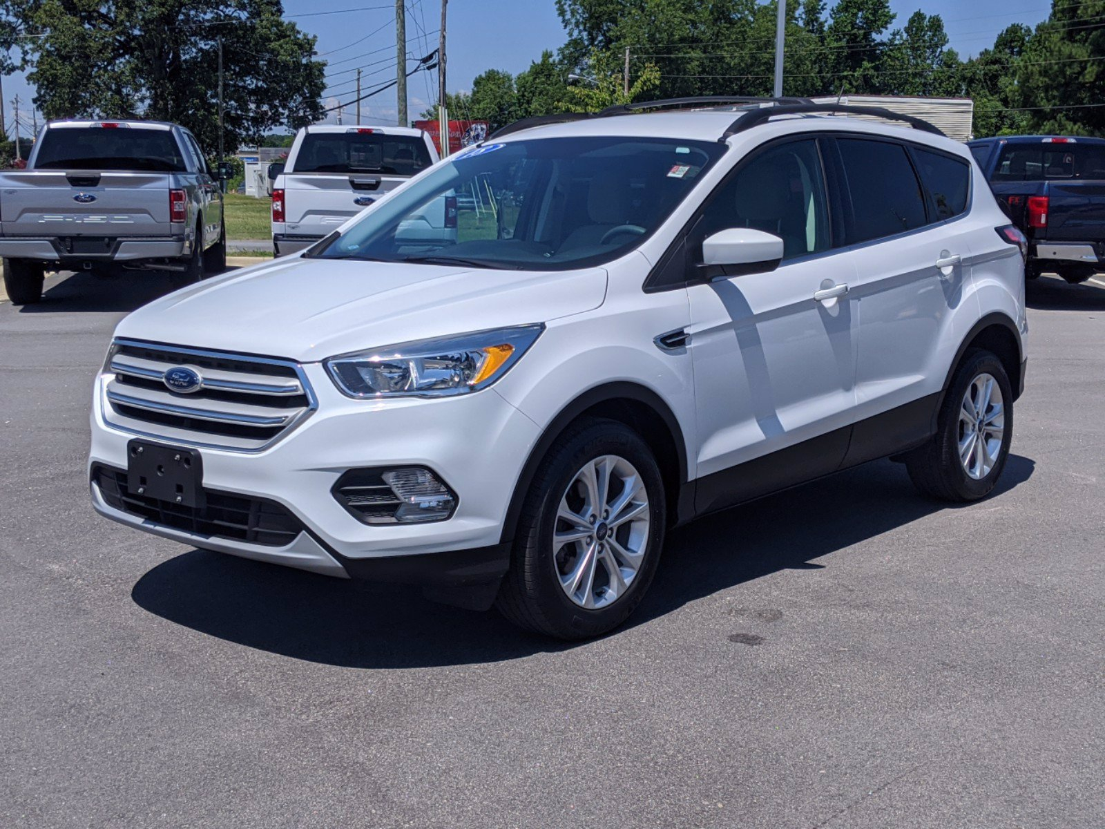 Pre Owned 2018 Ford Escape SE FWD Sport Utility