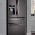 Samsung 33 In W 24 73 Cu Ft French Door Refrigerator In Black