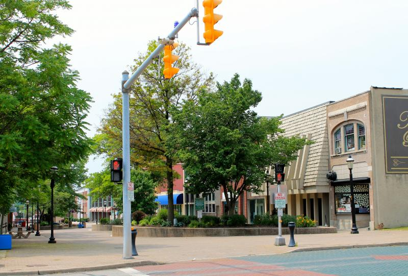 WKSU News Cuyahoga Falls Front Street Pedestrian Mall Could See 